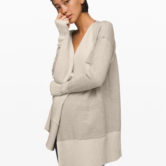 Lululemon reversible still lotus cardigan - Picture 2 of 4
